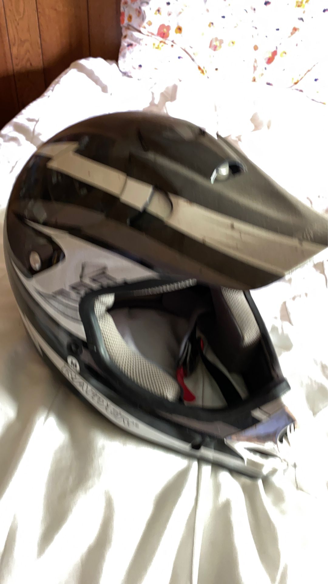 Motorcycle/atv helmet