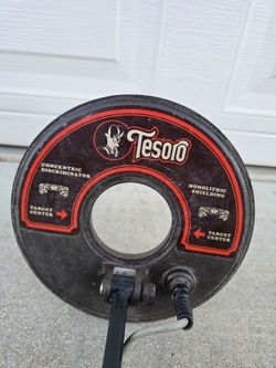 Tesoro Cutlass II uMAX Metal Detector - Great Working Condition