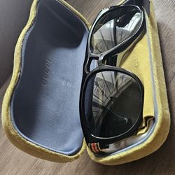 Black Gucci Sunglasses