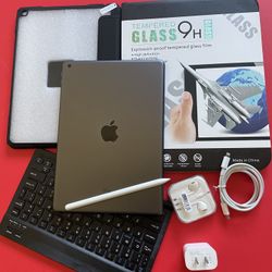Apple IPad 8th Generation (10.2” Retina /IOS 18/ 2020 model) 32GB with stylus pen, keyboard & Accessories 