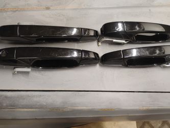 07 Chevy Tahoe GM OEM Door Handles Black Set Of 4in Good Conditions I'm Only Selling Them In A Set Of Four Not Individually $100 obo