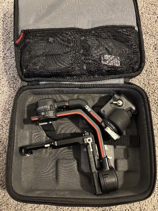 DJI RS 2 Combo - 3-Axis Gimbal Stabilizer for DSLR and Mirrorless Cameras, Nikon, Sony, Panasonic, Canon, Fuji, 10lbs Tested Payload, 1.4” Full-Color