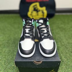 Jordan Retro 1 5.5y New $60 