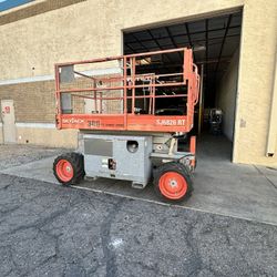 Rough Terrain Scissor Lift 