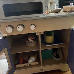 Play Kitchen 