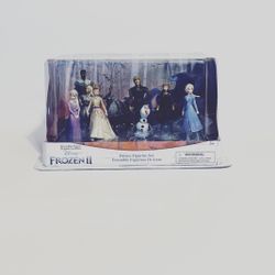 NIB Disney Frozen 2 Deluxe Figure Play Set