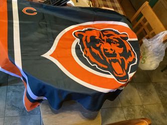 Chicago Bears large Wincraft football flag like new 3'x5' in Size with two Metal Grommets for attaching to your Flagpole Made of 100% Polyester with