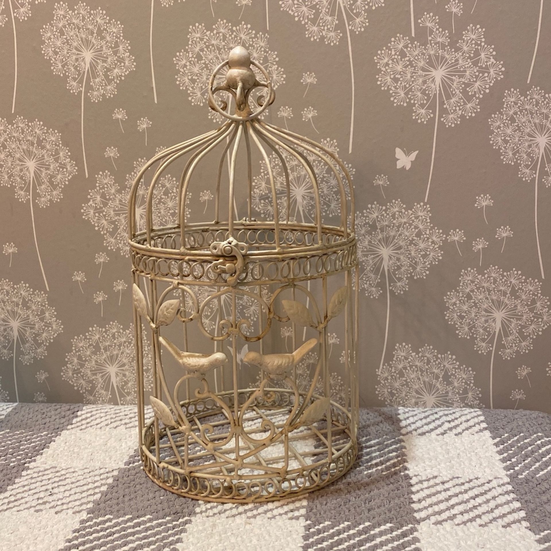 Decorative birdcage