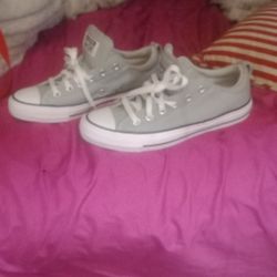 Converse  Size 8 Womens