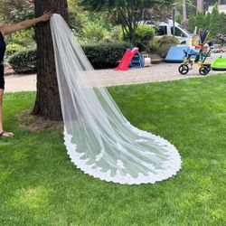 9’ Lace Edged Veil Ivory