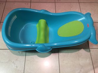 Fisher Price Whale baby bathtub