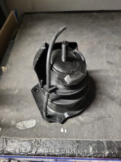 Honda motor mount