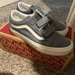 Women Vans Size 7