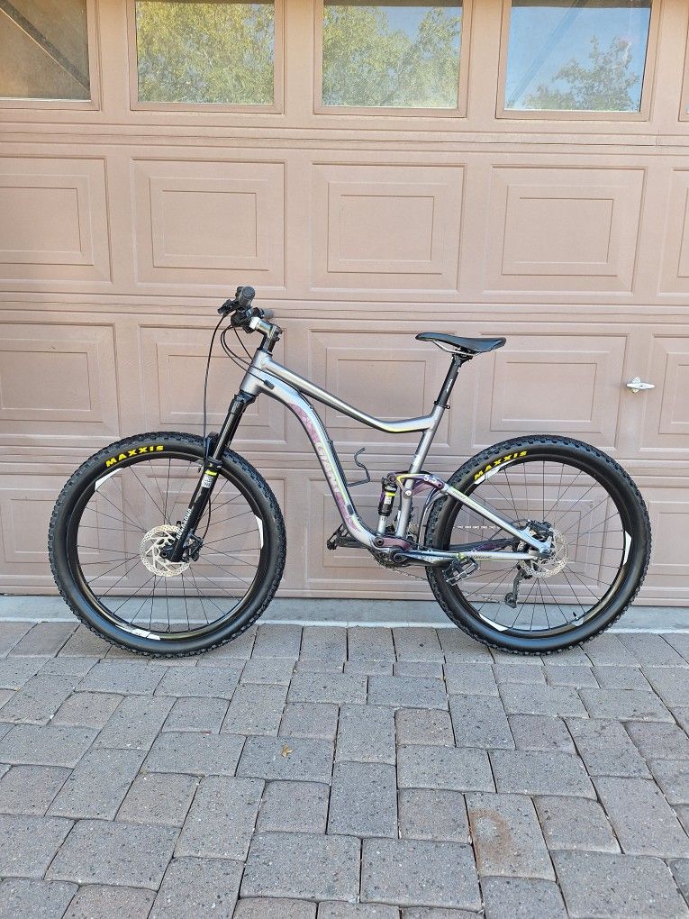 GIANT LIV INTRIGUE 2 FULL SUSPENSION 27.5 INCH MOUNTAIN BIKE ( CHECK MY OTHER BIKES)