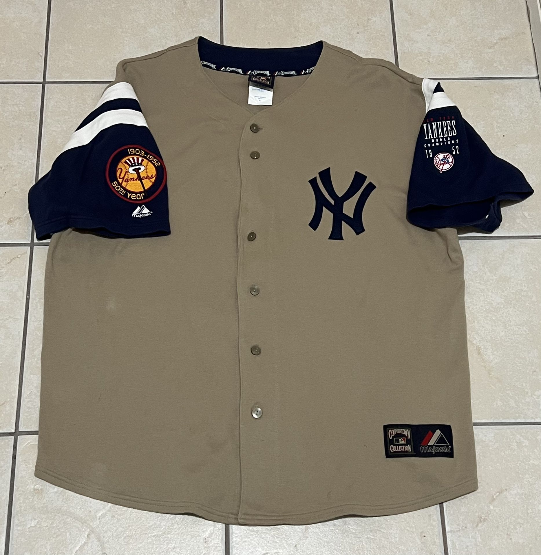 *VINTAGE* New York Yankees Cooperstown Collection Majestic Baseball Jersey XL