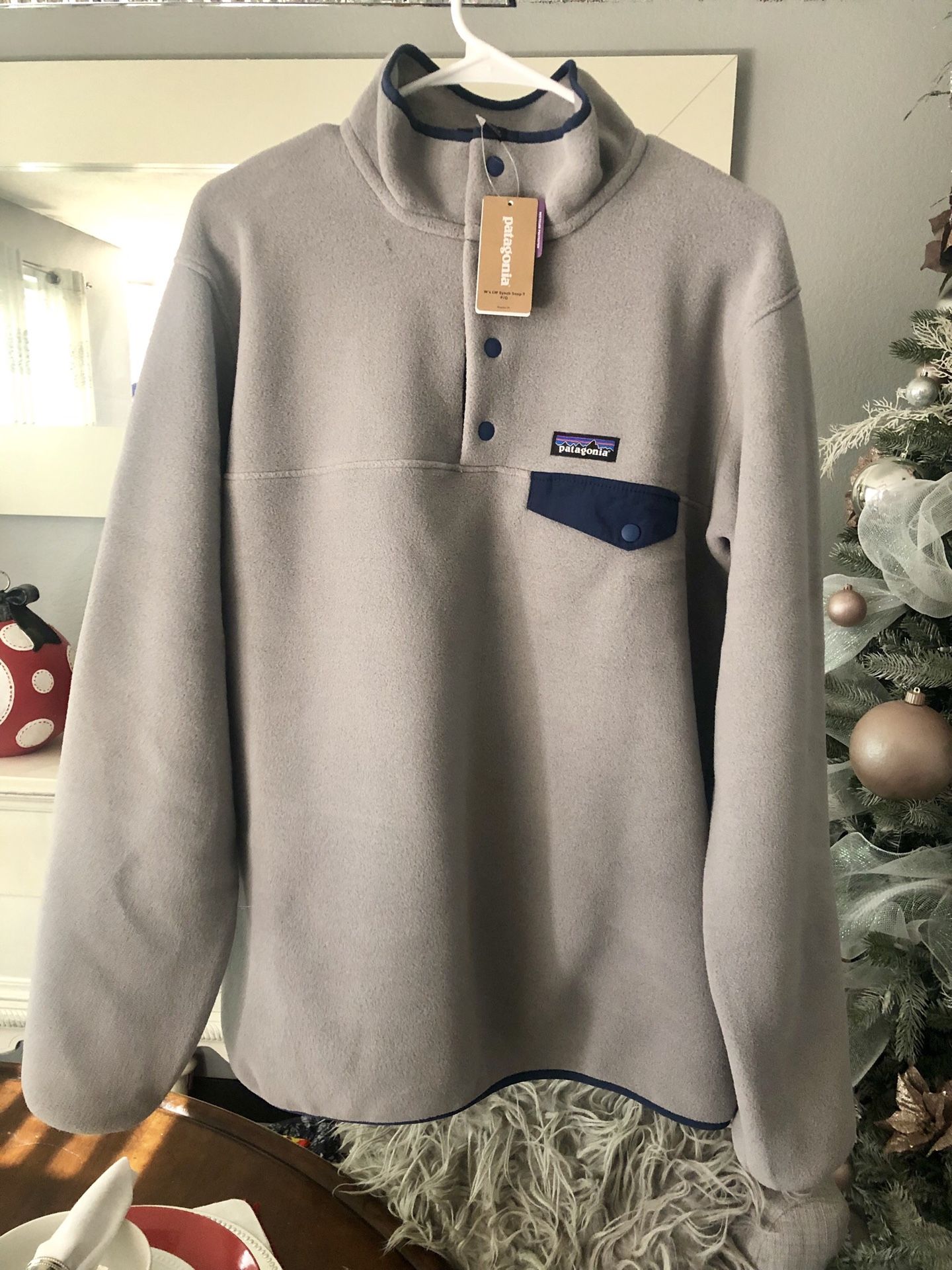 Patagonia Men’s XL grey pullover New