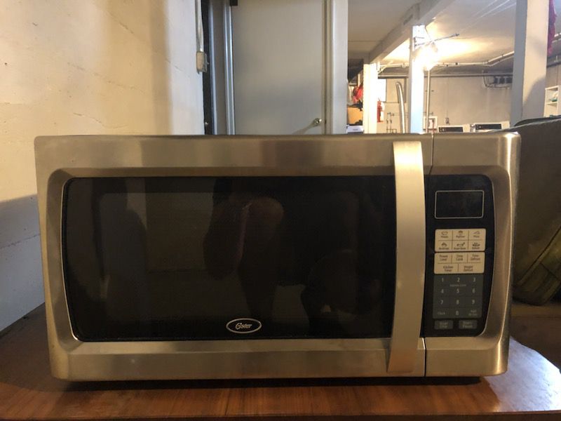 OSTER MICROWAVE - stainless steel/black