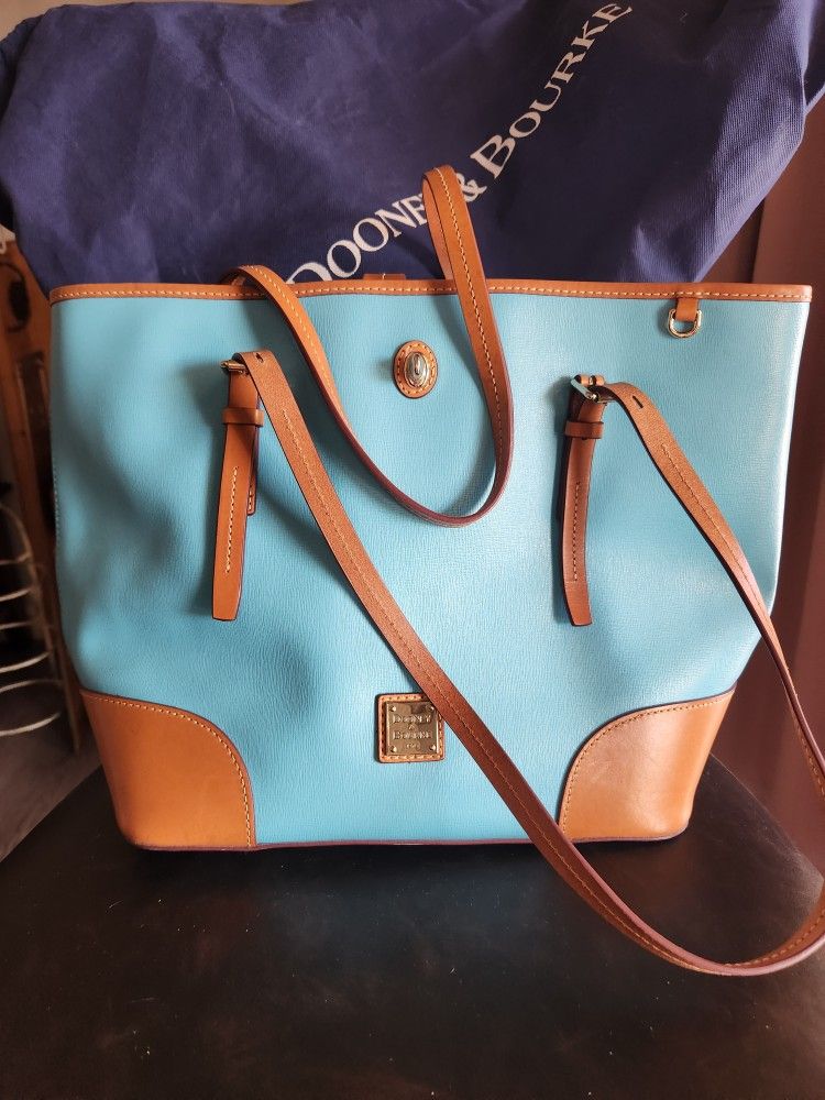 Dooney & Bourke Bag