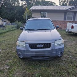 2005 Ford Escape 