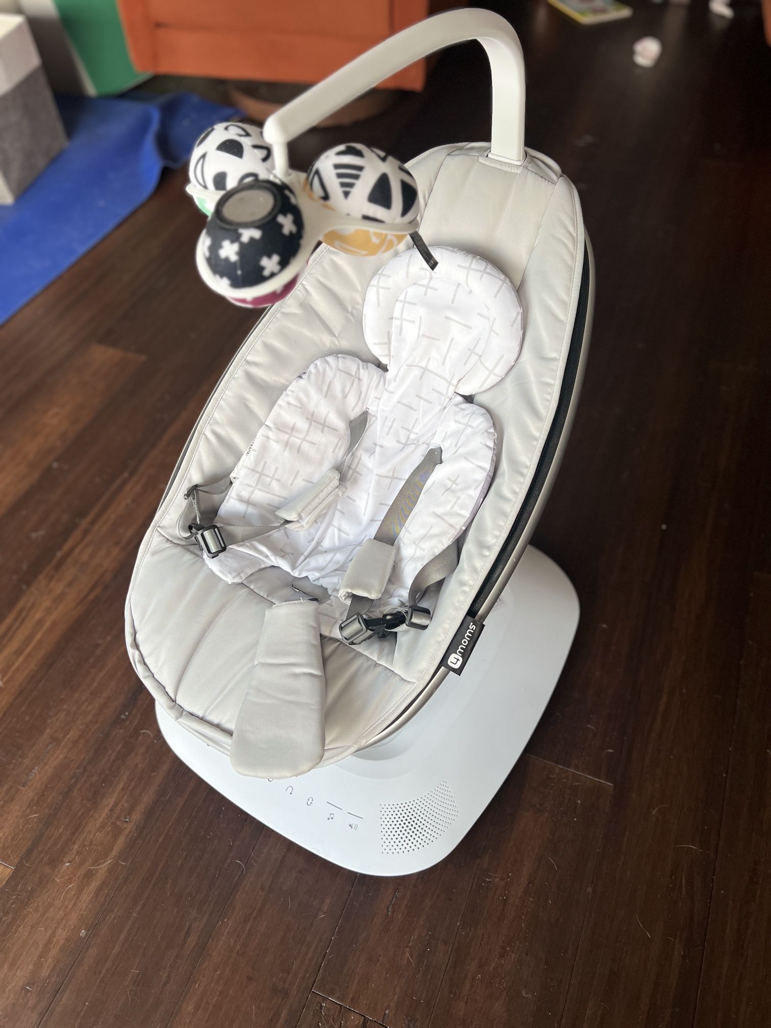 4moms MamaRoo Multi-Motion Baby Swing
