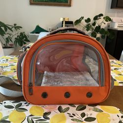 Pet carrier 