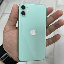 iPhone 11 64GB Unlocked $329 Cash Or Card!!