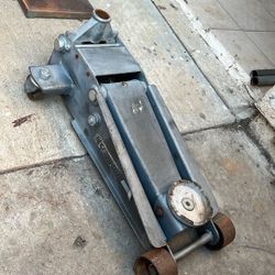 Floor Jack  3 Ton Cap 