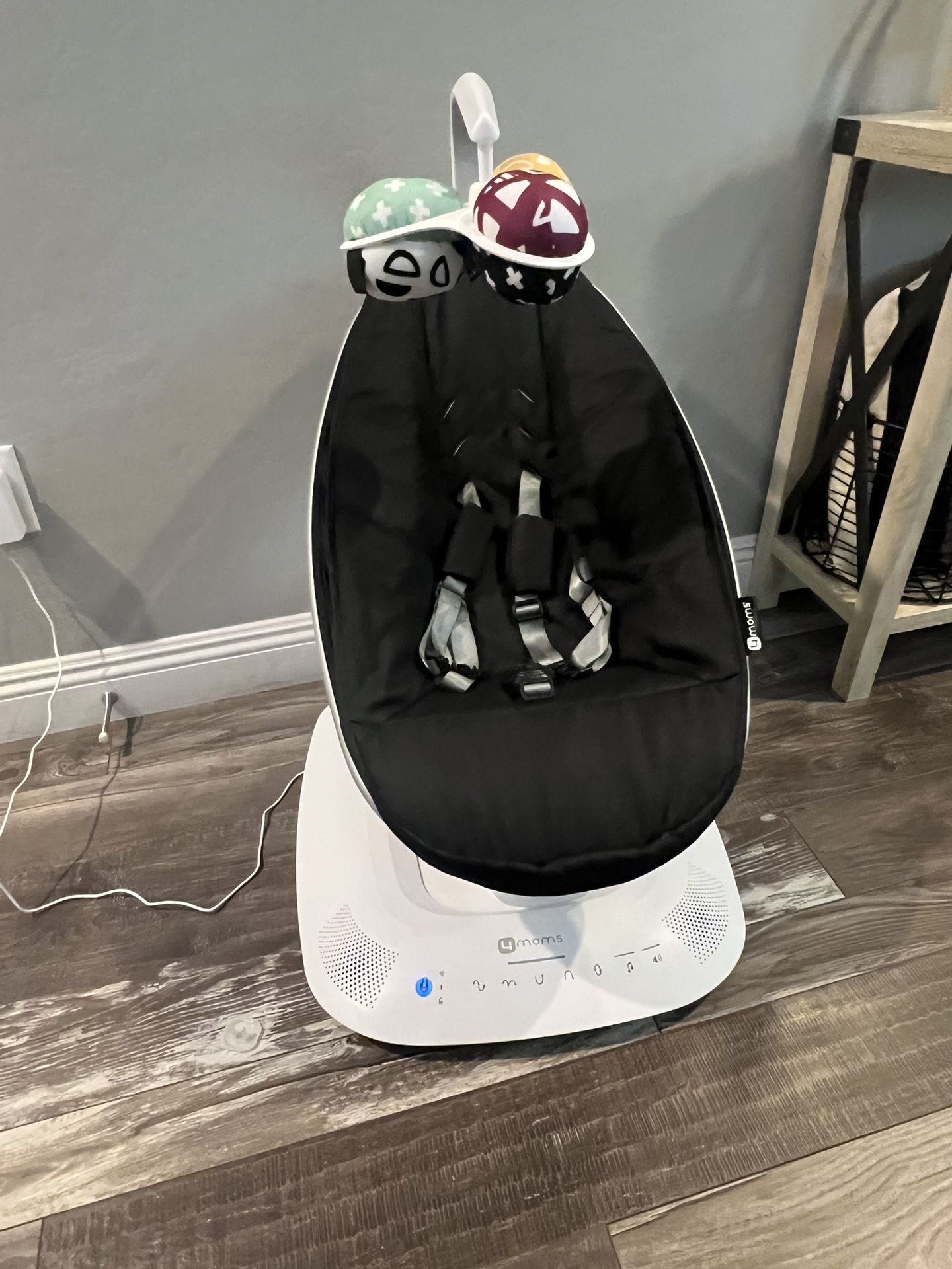 Baby swing - 4moms MamaRoo Multi-Motion 