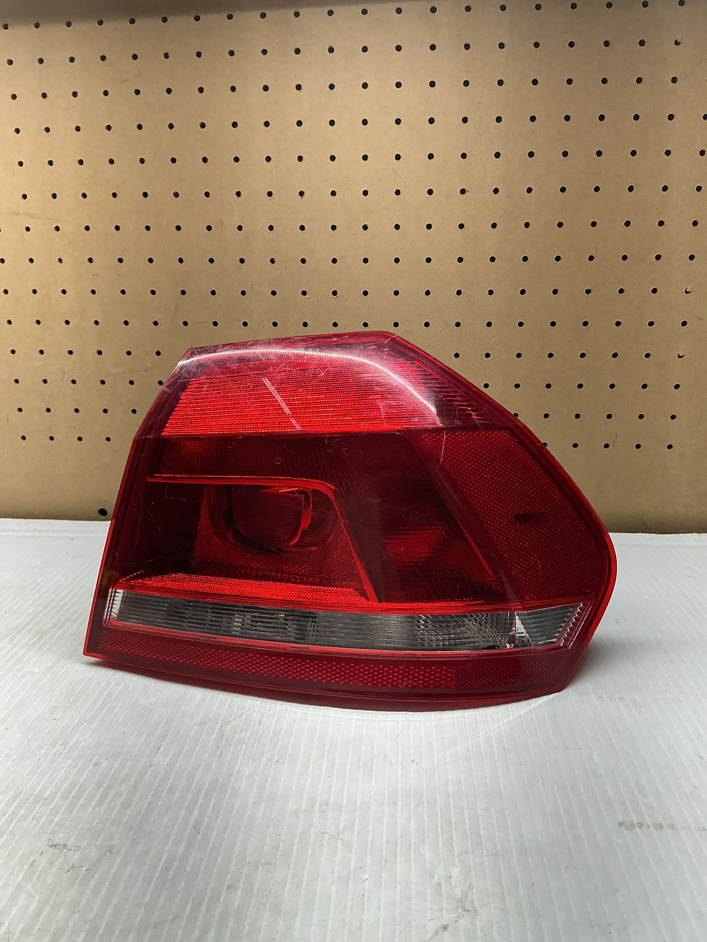 2012 - 2015 VW PASSAT - Passenger Side Tail Light OEM