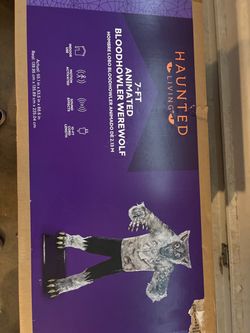 Haunted Living 7-Ft Animated Bloodhowler Werewolf