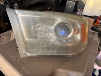 Dodge ram 1500 oem headlight