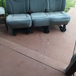 Chevy Suburban 2nd Roll Bench Seat