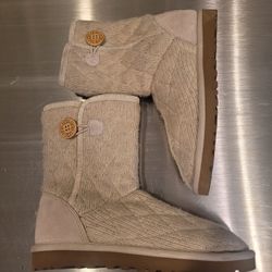 New Women Toggle knit Ugg boots Rare Uggs Size 7 Retail $140