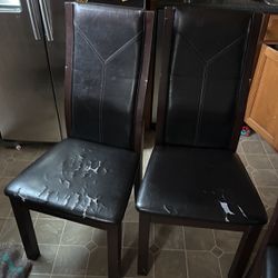 4 Chairs 