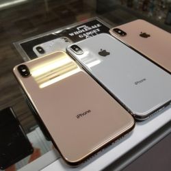 iphone XR - PLUS unlock free warranty 