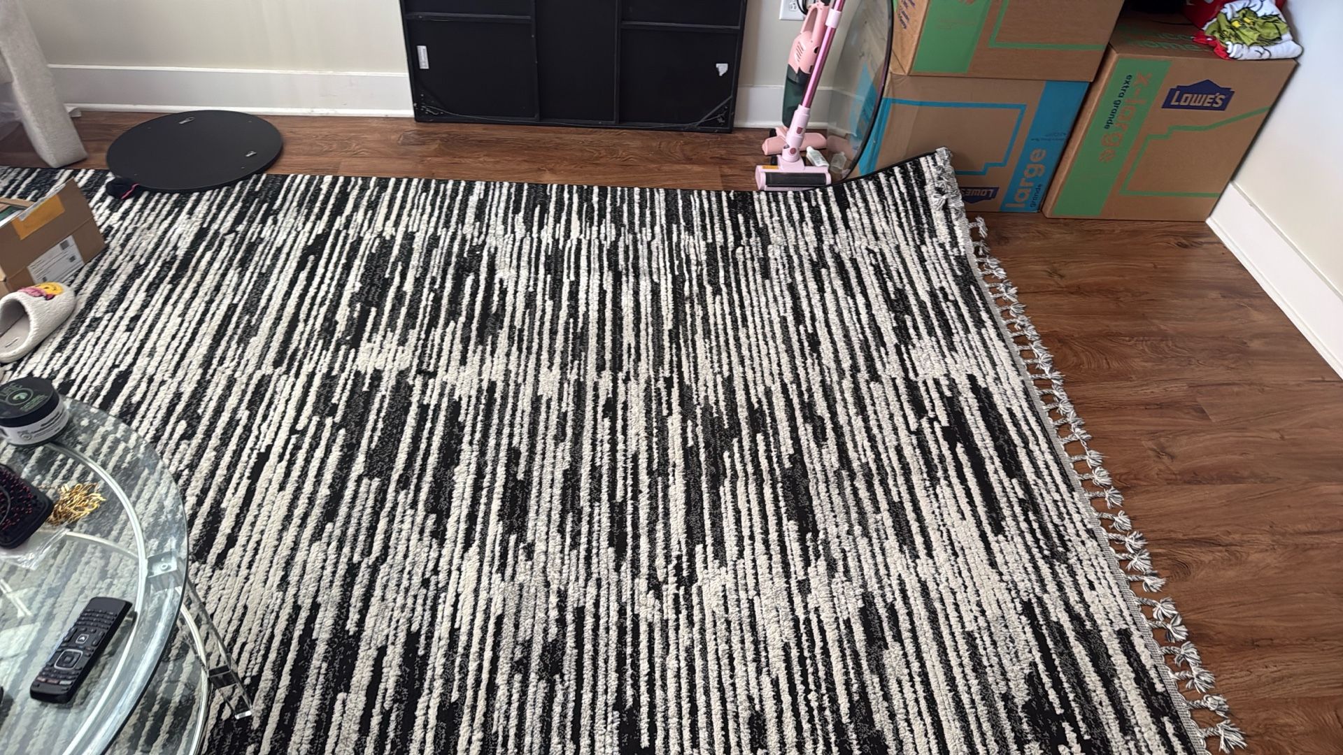 Black And white Rug