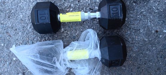 2 NEW DUMBELLS 10LB