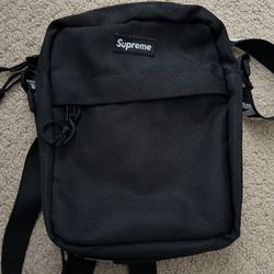 Supreme Shoulder Bag 