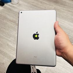 iPad 6th Gen 32GB WiFi
