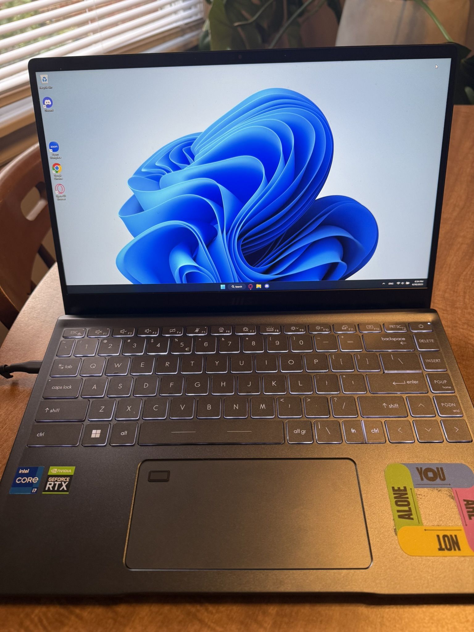 MSI - Prestige 14 14" Laptop - Intel Core i7 - 16 GB Memory - NVIDIA GeForce RTX 3050 - 512 GB SSD