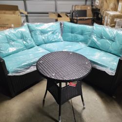4 pieces outdoor cushioned rattan furniture set, new, table w/glass
