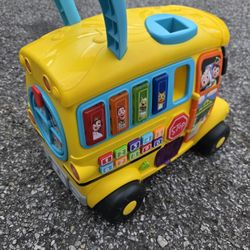 CoComelon Ultimate Adventure Learning Bus