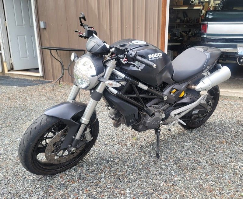 2009 Ducati Monster 696