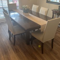 Beautiful Dining Table 