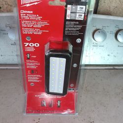 
Tool Savings

Ends in 5 days
Milwaukee
M12 ROVER Service and Repair Flood Light with USB Charging