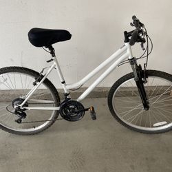 Woman’s Mountain Bike Medium 