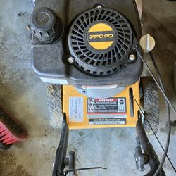 Cub Cadet LE 100 Lawn Mower Edger 140cc