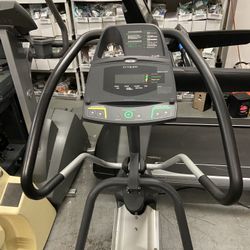 Precor EFX 5.21i Elliptical Crosstrainer - Adjustable Ramp - Ellipticals For Home Gym