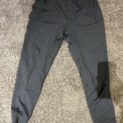 Men Alo Yoga & Lululemon Activewear Bundle (M) — $75