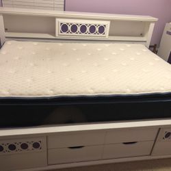 Full Size Storage Bed